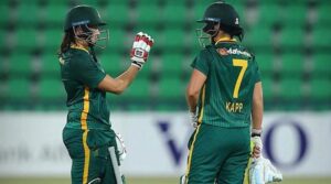 ٹن اپ کیپ ، برٹ ہینڈ جنوبی افریقہ پاکستان پر فتح