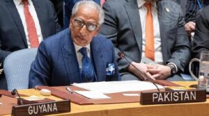 پاکستان روس-یوکرین جنگ کے خاتمے کے لئے عالمی کوششوں کی حمایت کرتا ہے ، اس پر پابندی کی تاکید کی گئی ہے