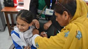 پاکستانی والدین نے 'بانجھ پن' کے خوف سے HPV ویکسین کی سرزنش کی