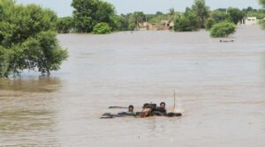 آئی ایم ایف نے بتایا کہ پاکستان کو آر ایس 371bn کے سیلاب میں کمی کا سامنا کرنا پڑا ، جی ڈی پی کا ہدف 3.9 فیصد تک کاٹا گیا۔