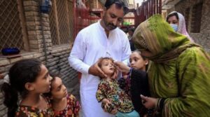 سندھ کو بلاک کرنے والے سمز ، والدین کے سی این آئی سی کو پولیو کے خلاف بچوں کو قطرے پلانے سے انکار کرتے ہیں۔